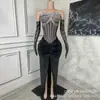 Vestido de Noche de Alta Gama con Pesados Adornos de Pedrería, Diseño sin Tirantes, Corte Ajustado, Abertura Alta y Falda Larga Ceñida al Cuerpo para Banquete o Pasarela