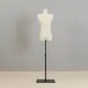 Loja de Roupas Estilo Coreano Modelo com Ombros Caídos Adereços Mannequin Feminino de Meio Corpo Suporte para Vitrine Mannequin Masculino de Corpo Inteiro Busto Pequeno Ombro em Ângulo Reto