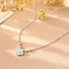 Colar luxuoso de flor azul e trevo de quatro folhas com zircônia, design de nicho, requintado, simples, delicado, adequado para o dia a dia, corrente para clavícula