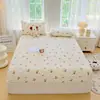 Falda de cama de gasa de burbujas con sensación de nube, juego de tres piezas de gasa de doble capa, cubierta de colchón de algodón esponjoso suave, funda de almohada, protección de cama para dormitorio de estudiante