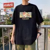 Camiseta Preta de Seda de Gelo com Estampa de Letras Estilo Hong Kong Unissex Gola Redonda Manga Curta Tendência Versátil Casual Caimento Solto