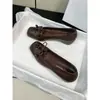 Sapatos de Couro Quadrados de Salto Alto Estilo Francês, Nova Moda 2026, Gentis e Elegantes, Adequados para Combinar com Vestidos, Design Delicado de Laço, Sapatos de Salto Único que Aumentam a Altura para Mulheres