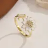 Anel de Lótus Branco Esmaltado Estilo Delicado com Design Luxuoso de Estame de Flor de Zircônia, Anel Aberto Ajustável Banhado a Ouro
