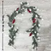 Venta al por mayor de fabricante Transfronterizo Simulación Navidad Ratán Europeo y Americano Colgante de Pared Decoración del Hogar Fruta Roja Ratán Decoración de Atmósfera Navideña