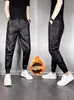 Calças Casuais Masculinas Novas para Outono e Inverno à Prova de Vento Elásticas Calças de Couro para Motociclista Masculinas Calças Leggings Esportivas Quentes de Perna Larga