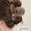 Presilha de cabelo de pelúcia de alta qualidade para outono e inverno para mulheres, versátil e fofa, presilha de tubarão para a parte de trás da cabeça, novo estilo coreano 2026, presilha de garra