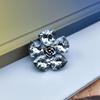 Com C garra botão liga de cristal diamante cinco pétalas pétalas de flores acessórios borboleta diy acessórios de cabelo corda de cabelo salsicha anel acessórios