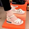 Sandálias Rasteirinhas de Moda Casual para Mulheres 2026 Novo Estilo Plataforma Sola Grossa Sapatos Romanos Leves Sola Macia Sandálias de Verão Femininas