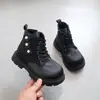 Botas de Couro para Meninas 2026 Estilo Outono Solado Macio Antiderrapante Botas Martin Botas Pretas Elegantes de Cano Curto para Meninas Pequenas Botas Curtas de Estudante