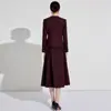 Conjunto de Traje Rojo Ancora Aishangchen para Mujer 2025 Invierno Atuendo Profesional Elegante Primavera y Otoño de Gama Alta para Anfitriona Formal