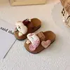 Meias-pantufas Fechadas Infantis Desenho Animado Fofas Estilo Pai e Filho Uso Externo 2026 Novas Sandálias Slip-On Casuais Primavera Verão
