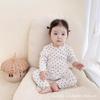 Ins estilo coreano primavera e outono roupas bebê bolinhas algodão confortável casa usar manga longa top + calças bebê terno de duas peças