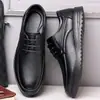 Zapatos de cuero para hombre transfronterizos, nuevos de otoño, slip-on de negocios, cuero genuino, casual, versátiles, antideslizantes, de suela blanda, para padres de mediana edad y mayores