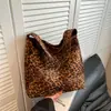 Bolso Tote Maillard Estampado Leopardo para Viajes Diarios Mujer 2025 Invierno Nueva Moda Más Fácil de Combinar Gran Capacidad Bolso de Hombro/Axila
