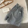 Shorts Finos de Novo Estilo para Meninos e Meninas, Calças de Cor Sólida de Comprimento Médio para Crianças Pequenas no Verão, Calças de Cinco Pontos Listradas Modernas e Respiráveis para Bebês, Adequadas para Uso ao Ar Livre