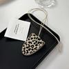 Little Red Book Mesma Estampa de Leopardo Colar Magnético Longo Design de Nicho Feminino Simples Acessórios Combinados 2024 Novo Estilo