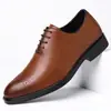 Sapatos Masculinos Brogues de Couro Genuíno Estilo Britânico Sapatos Masculinos de Couro Genuíno Design de Escultura Brogue Cadarço Formal de Negócios Local de Trabalho Sapatos Masculinos
