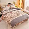 Juego de cuatro piezas de falda de cama estampada de terciopelo de leche con forro polar de grado A para bebé, juego de tres piezas de terciopelo francés para invierno, juego de tres piezas para estudiantes