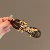Pinza para el pelo de dibujos animados peculiar con giro para niñas, pinza de garra para el pelo de alta gama para la parte posterior de la cabeza, accesorio para el cabello