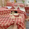 2026 Nuevo Modelo Algodón Puro Original Bordado de Toalla Cubre Cama Juego de Tres Piezas Cubierta de Cama Individual Colchón Suave