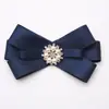 Pajarita Estilo Coreano Hebilla Pin para Mujer Broche Corsage de Moda Nuevo Estilo Camisa Decoración de Cuello Broche Cinta Pajarita Pequeña