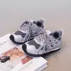 Zapatos de Malla Transpirables de Verano para Niñas 2026 Nuevos Zapatos Deportivos Casuales de Suela Suave para Niños Zapatos de Tabla de Princesa Aggan para Niñas