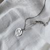Collar vintage de plata tailandesa con colgante de letra redonda de la marca coreana Dongdaemun, cadena de clavícula de lana, estilo cibernético y frío.