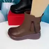Zapatos Cálidos para Mamá con Forro de Felpa y Tacón de Cuña, Botas de Cuero Versátiles de Estilo Retro con Forro de Felpa, Nuevo Estilo Invierno 2026, Antideslizantes, Cómodas Botas Martin