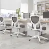 Silla de oficina blanca con marco y asiento de malla completa, con reposacabezas, silla de computadora reclinable y ajustable en altura, adecuada para estar sentado a largo plazo, silla giratoria con ruedas, en stock del fabricante
