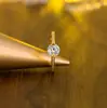 Anillo de Plata de Ley S925 con un Solo Diamante Brillante Colgante para Mujer Retro Accesible Lujo Moda Nicho de Gama Alta Exquisito Versátil