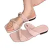 Chinelos Femininos Estilo Fada com Dedos Abertos 2026 Verão Novo Rosa Praia Litoral Quadrados Planos Chinelos para Mulheres