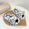 Pantuflas de Leopardo con Suela Gruesa y Doble Correa para Niñas, Uso Exterior, Nuevo Casual de Algodón para el Hogar Otoño/Invierno 2026