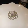 Broche de Flor de Perla Chapado en Oro Real de 14K Pin de Traje Vintage Accesorio de Alta Gama Moderno y Elegante
