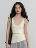 Elegante camisola de punto con escote en V y encaje para mujer, nuevo top casual versátil de color liso ajustado para el verano 2026