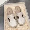 Chanclas de Plataforma con Cuña Ligeras Elegantes Cómodas Zapatillas Tanga para Mujer Antideslizantes EVA que Aumentan la Altura Verano 2025 Ins