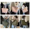 Atacado Transfronteiriço Outono e Inverno 2025 Nova Bolsa Tote Grande de Alta Qualidade Bolsa de Ombro Versátil Bolsa de Algodão Bordada para Mulheres