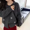 Novo cardigã bordado floral de outono e inverno com botões de chifre, versátil, emagrecedor, elegante, blusa de tricô solta e casual