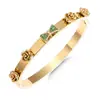 Pulsera Popular Retro Europea y Americana de Textura de Acero Inoxidable Hebilla de Zirconia con Forma de Corazón de Melocotón Chapada en Oro de 18K Pulsera de Joyería para Mujer