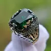Anillo de Cristal para Hombre 24 Colores Patrón Retro Cristal Incrustado Joyería de Tendencia de Lujo Ligero para Mujer Venta al por Mayor