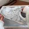 Sapatos Populares de Malha Respirável para Caminhada ao Ar Livre 2026 Verão Nova Moda Versátil Casual Feminino Que Fazem os Pés Parecerem Menores e Aumentam a Altura