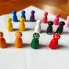 Juego de rompecabezas de colores piezas de ajedrez humanoides de madera damas de madera ajedrez volador al por mayor decoración de juego de mesa de madera DIY