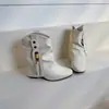 Botas de estilo étnico con flecos y cuentas, corte bootcut, botas de moda 2026 otoño/invierno con tacón grueso y punta fina, botas de tacón de bloque plisadas sin cordones para mujer