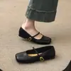 Sapatos Mary Jane rasos versáteis de bico quadrado para mulheres, estilo retrô suave de início de primavera, mocassins baixos com um toque jovial e solas macias