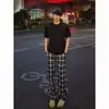 Calça de moletom versátil e solta estilo americano com listras xadrez, perna reta, cintura média com cordão, respirável, levemente elástica, calça longa casual para homens