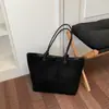 Bolso de mano grande de estilo coreano, minimalista y elegante, bolso cruzado con acabado mate, bolso de cadena minimalista de nicho, bolso de hombro tipo cubo para mujer