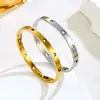Minimalista Titanio Acero Material Elegante 18K Hueco Geométrico Cinco Puntas Estrella Joyería Pulsera Venta Caliente Transfronteriza Hecho a Mano