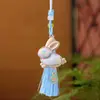 Brocado de Canción con Conejo de Aleación Bordado por Ambos Lados, Cuerda de Mano con Colgante de Conejo, Adorno Portátil Elegante de Conejo de Jade, Regalo Auspicioso Hecho a Mano