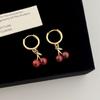 Pendientes colgantes de frijol rojo súper hada, collar de dos piezas de cereza, pendientes de nicho de lujo ligero, cadena de suéter elegante y exquisita