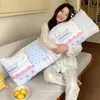 Almohada larga de terciopelo lechoso para mujeres, diseñada para dormir con las piernas recogidas, dormir de lado, respaldo de sofá, cojín de respaldo para sala de estar, nuevo estilo 2026