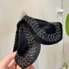 Presilha de Tubarão em Cetim com Strass, Estilo Coreano e Japonês, Formato de Folha, Elegante Presilha de Cabelo para a Parte de Trás da Cabeça, Adequada para Cabelos Grossos, Acessório de Cabelo para Fios Soltos